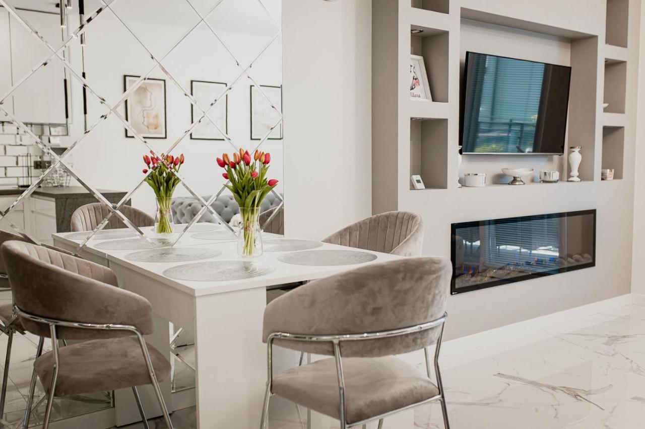 Apartament Villa Klar Ostroda Bagian luar foto
