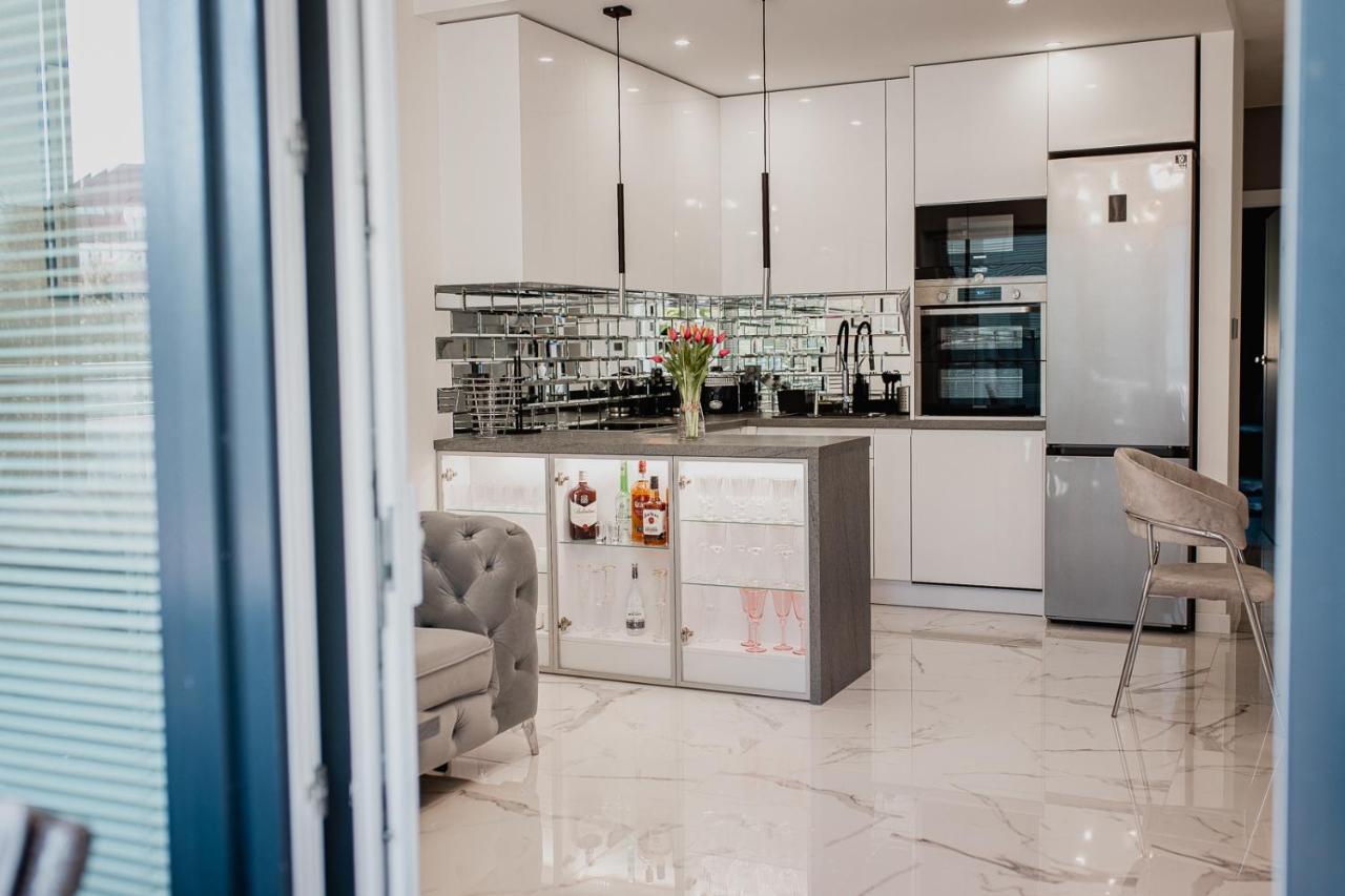 Apartament Villa Klar Ostroda Bagian luar foto